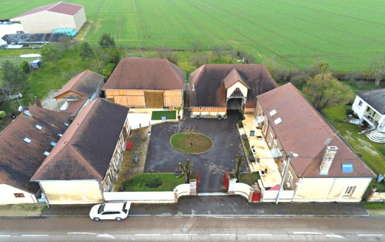 Maison Calme 14 Personnes, Piscine, Jardin Et Parking Bucheres Luaran gambar